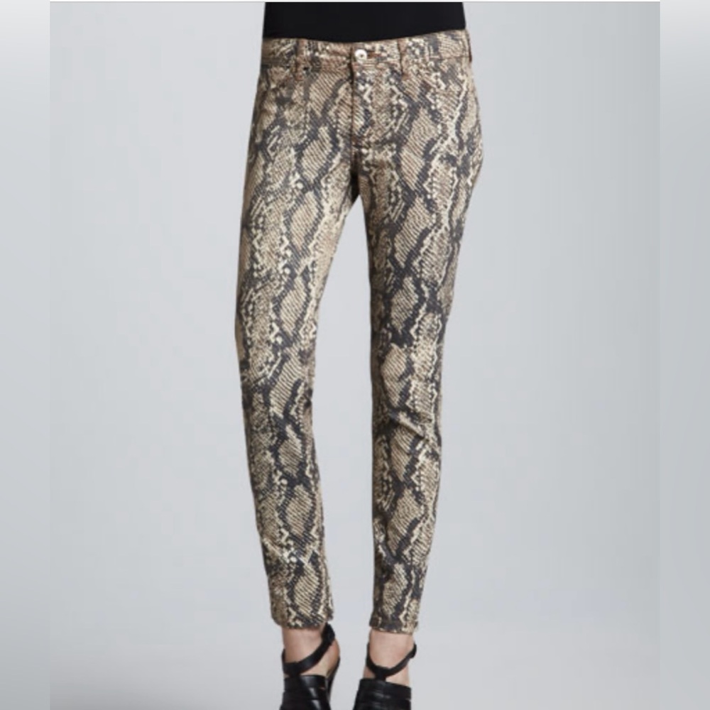 DL1961 Emma Legging Jean's Jagger New Snake Print, Grey and White, Sz 26